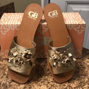 Gianni Bini size 9M worn once sand gold sandals